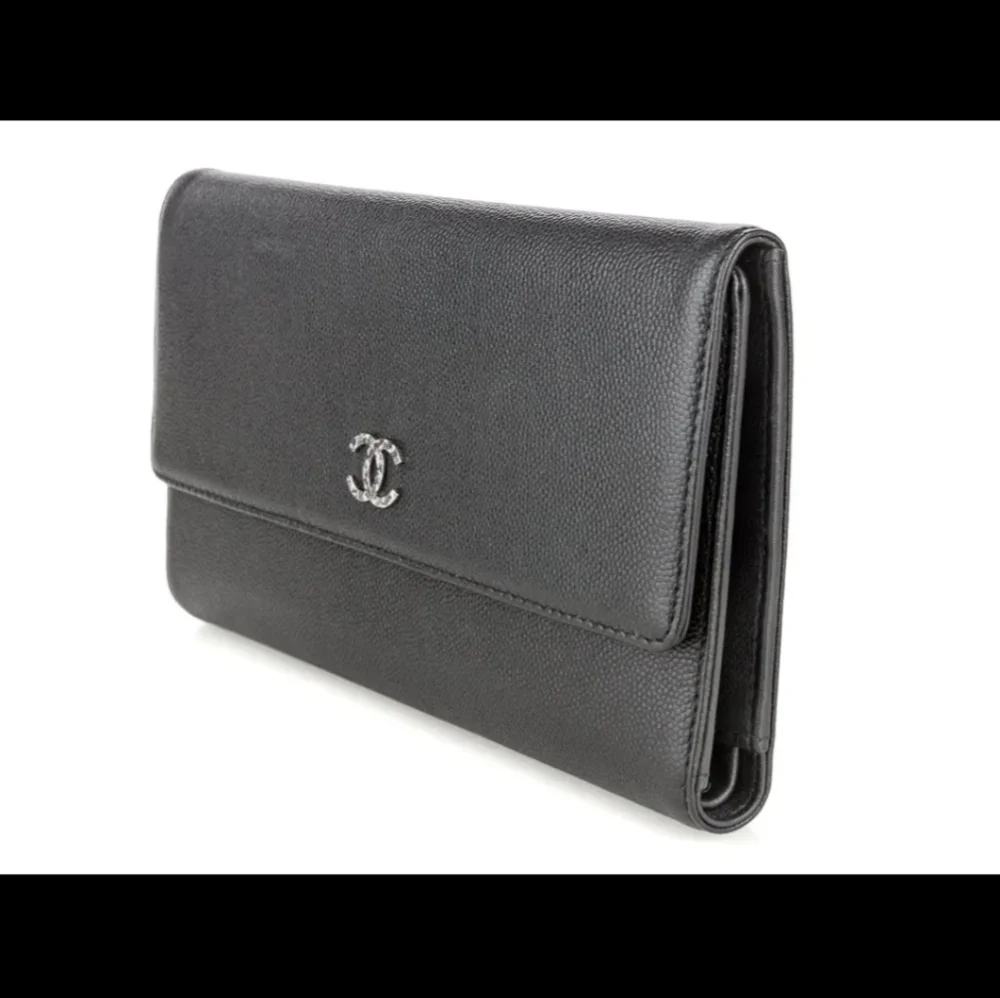 CHANEL authentic pre